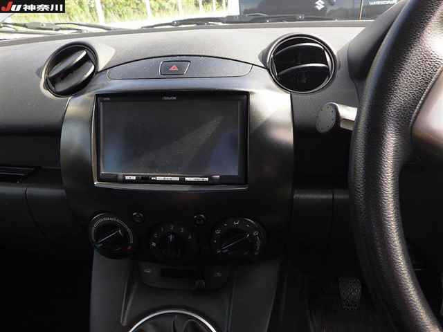 MAZDA DEMIO 2010