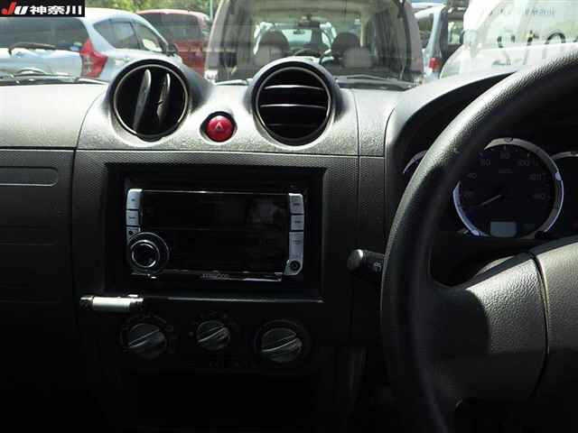 NISSAN KIX 2009