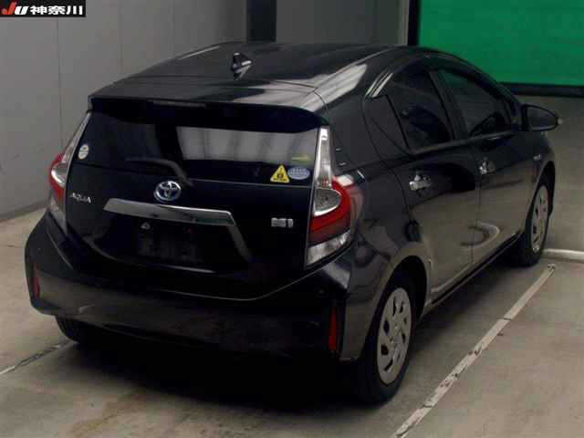 TOYOTA AQUA 2018