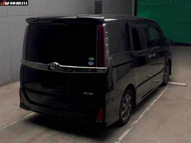 TOYOTA NOAH 2018
