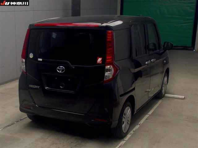 TOYOTA ROOMY 2022