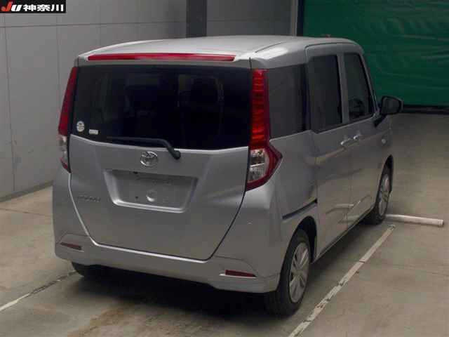 TOYOTA ROOMY 2022