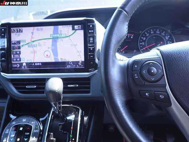TOYOTA NOAH 2018