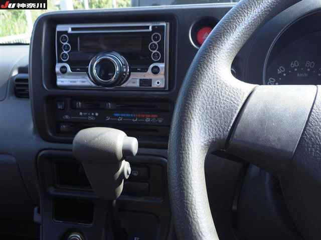 DAIHATSU HIJET VAN 2011