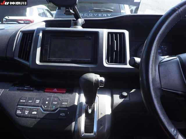 HONDA STEP WAGON 2011