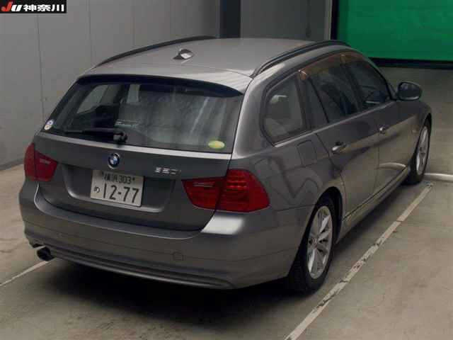 BMW 3 SERIES 2011