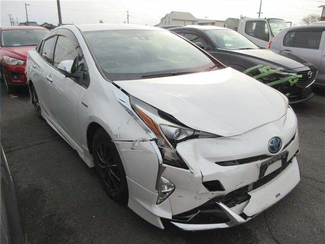TOYOTA PRIUS 2017