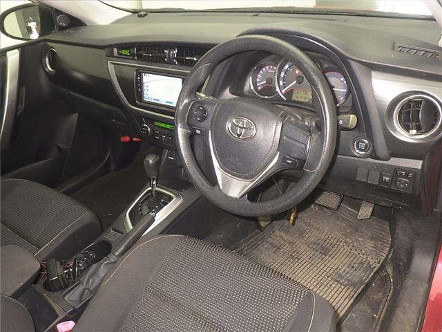 TOYOTA AURIS 2012