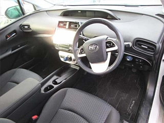 TOYOTA PRIUS 2017