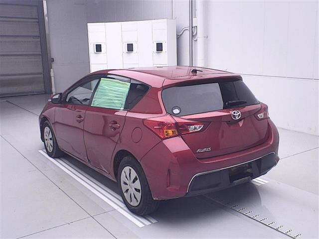 TOYOTA AURIS 2012