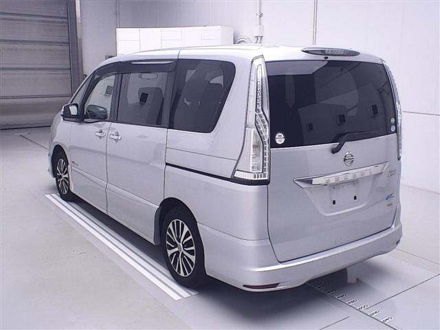 NISSAN SERENA 2015