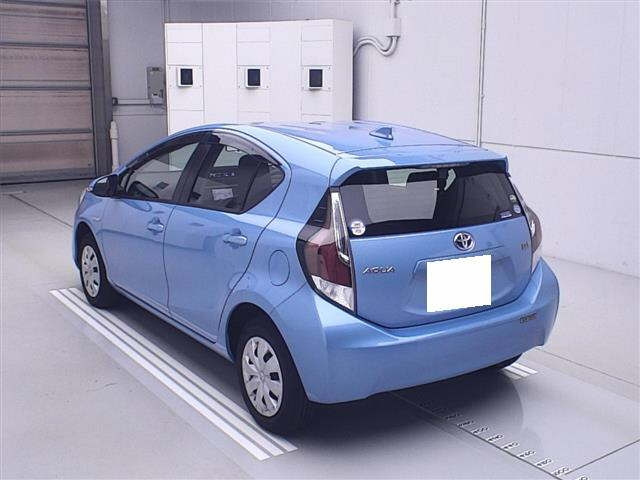 TOYOTA AQUA 2015