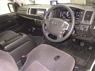 TOYOTA HIACE 2020