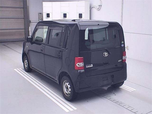 TOYOTA PIXIS SPACE 2012