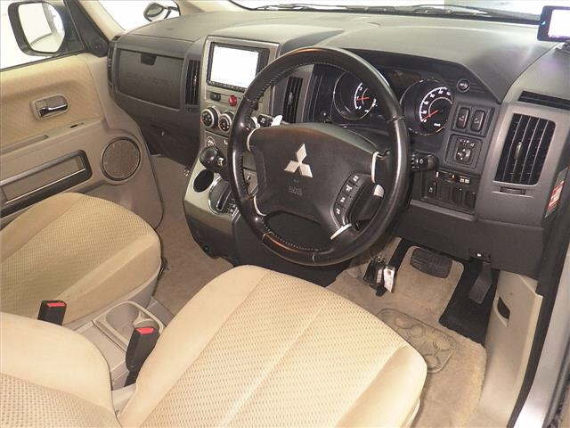 MITSUBISHI DELICA D5 2010