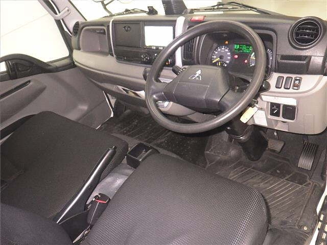 MITSUBISHI CANTER 2020
