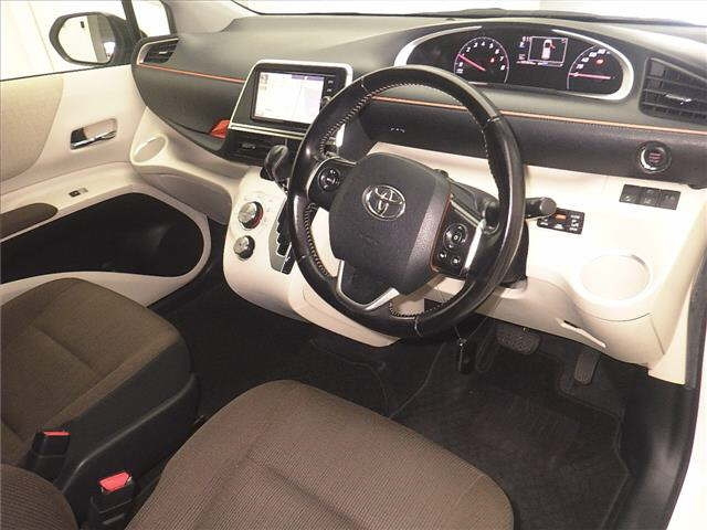 TOYOTA SIENTA 2017