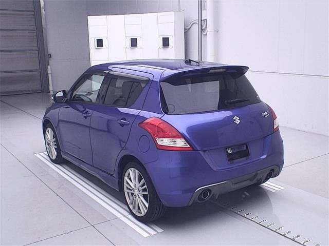 SUZUKI SWIFT 2015