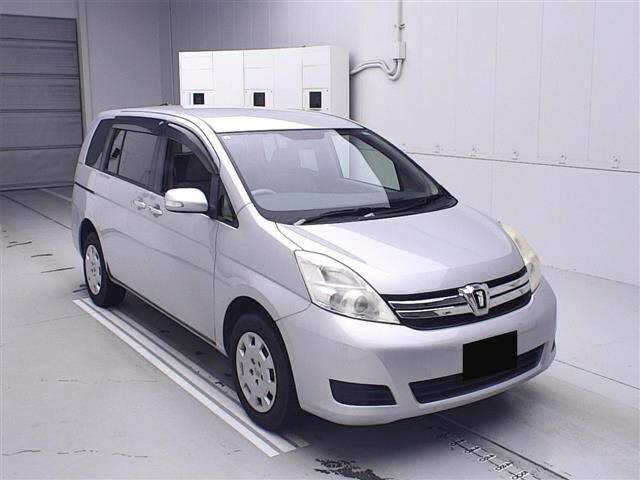TOYOTA ISIS 2013
