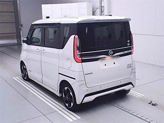 NISSAN ROOX 2020