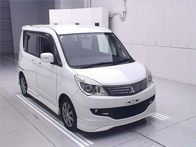MITSUBISHI DELICA D2 2012