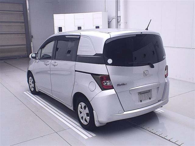 HONDA FREED 2012