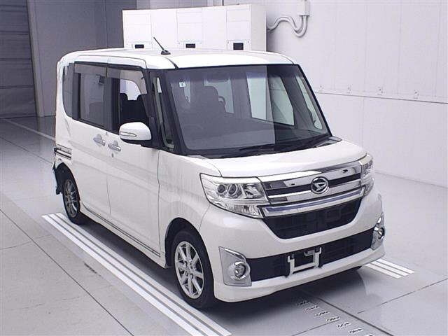 DAIHATSU TANTO 2015