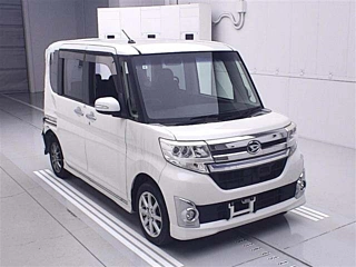 DAIHATSU TANTO 2015
