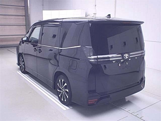TOYOTA VOXY 2023