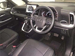 TOYOTA VOXY 2023