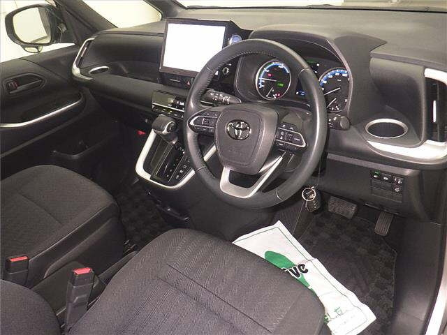 TOYOTA NOAH 2023