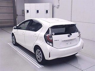 TOYOTA AQUA 2020