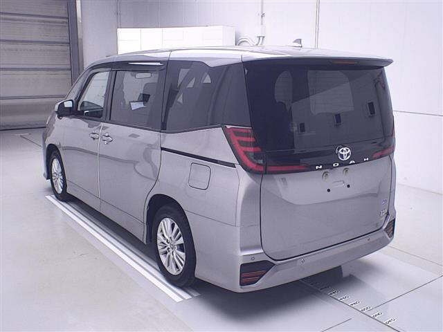 TOYOTA NOAH 2023