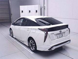 TOYOTA PRIUS 2016