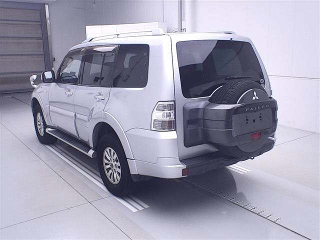MITSUBISHI PAJERO 2011