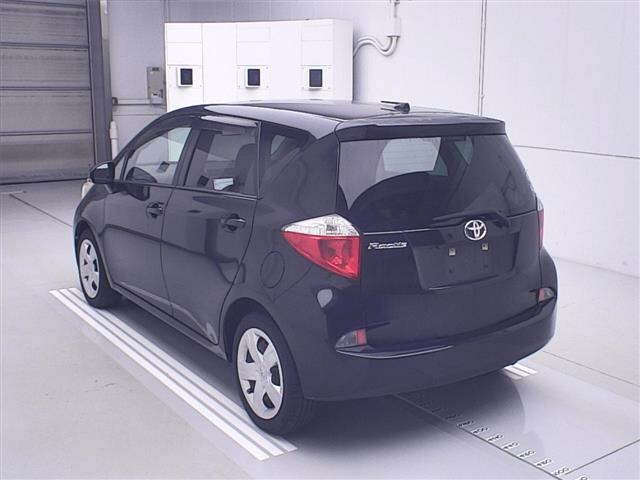 TOYOTA RACTIS 2011