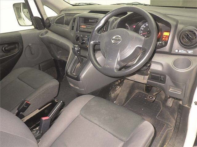 NISSAN NV200 2010