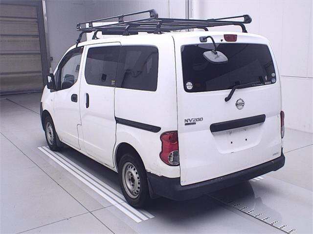 NISSAN NV200 2010