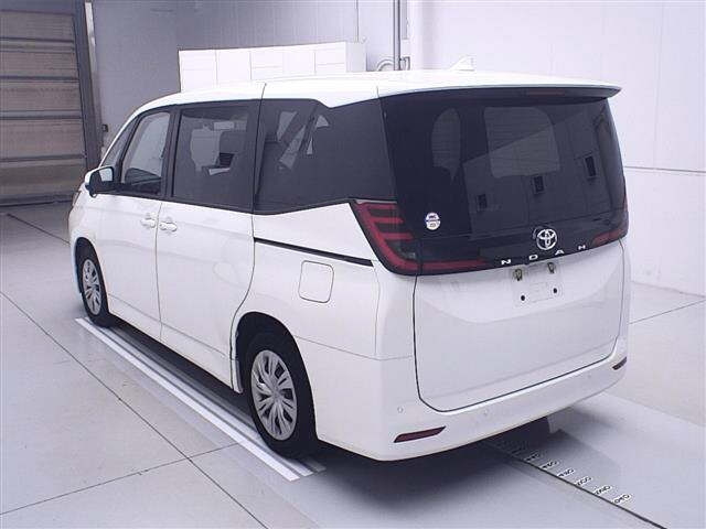 TOYOTA NOAH 2023