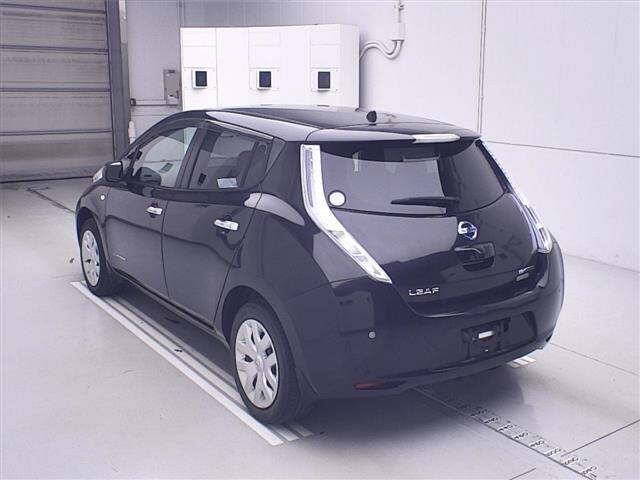 NISSAN LEAF 2015