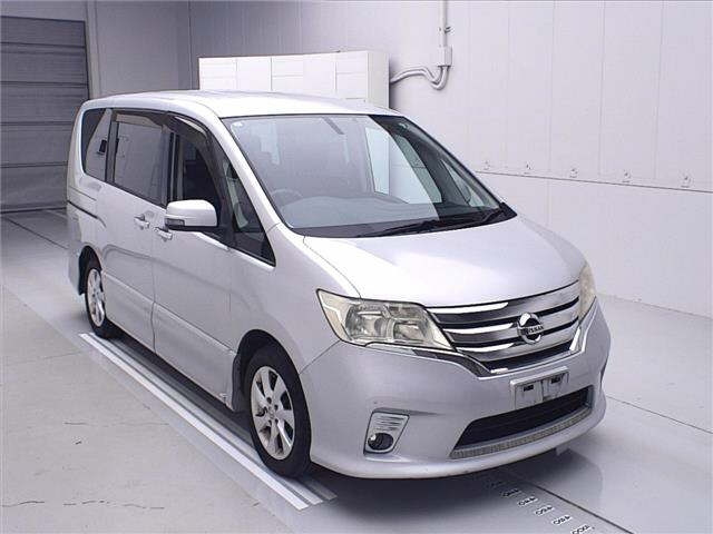 NISSAN SERENA 2011