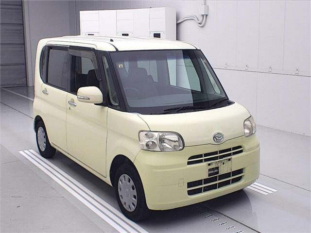 DAIHATSU TANTO 2010