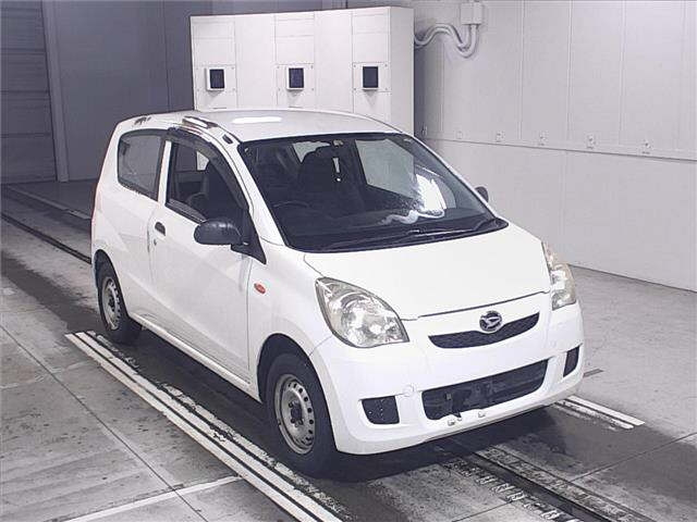 DAIHATSU MIRA 2010