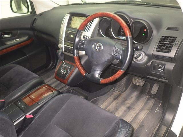 TOYOTA HARRIER 2009