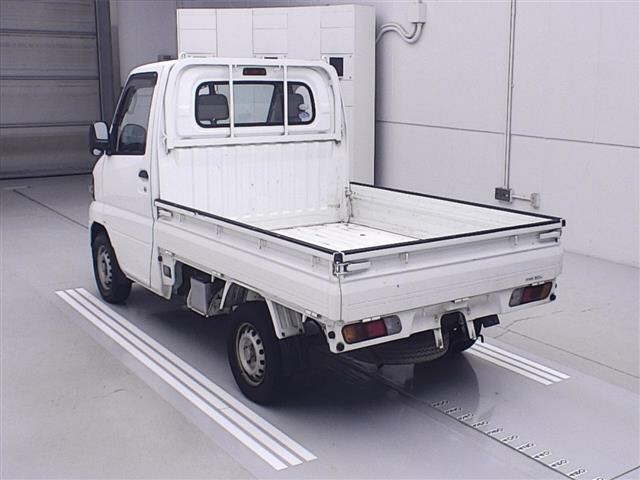 NISSAN CLIPPER TRUCK 2011