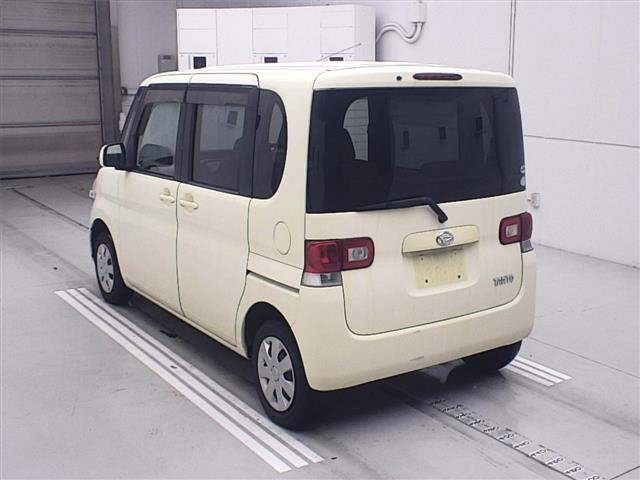 DAIHATSU TANTO 2008
