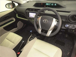 TOYOTA AQUA 2012