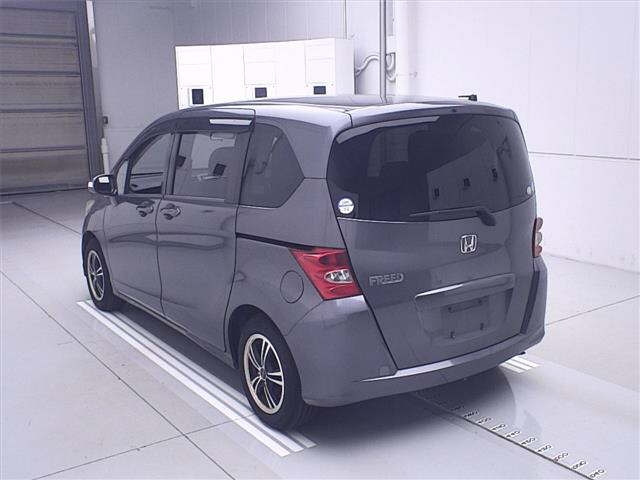 HONDA FREED 2010