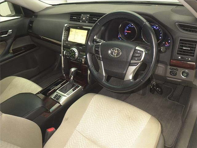 TOYOTA MARK X 2010
