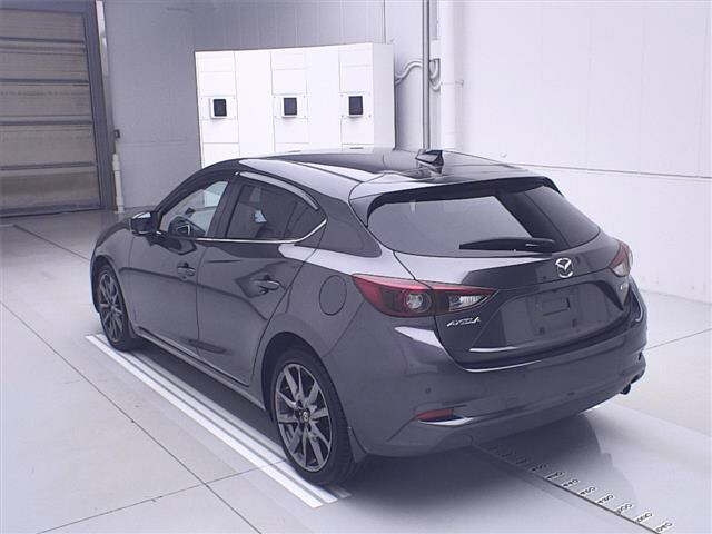 MAZDA AXELA 2017